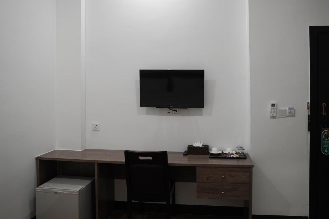 Apple Hotel Three - Near Pnh Airport Phnom Penh Ngoại thất bức ảnh